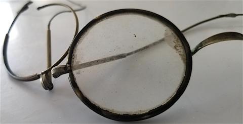 WW2 GERMAN NAZI HOLOCAUST CONCENTRATION CAMP AUSCHWITZ JEWISH INMATE PERSONAL BELONGINGS GLASSES