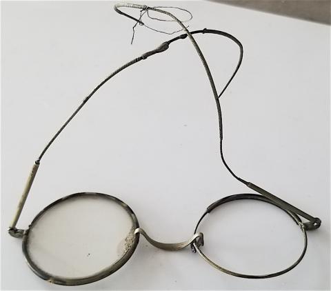 WW2 GERMAN NAZI HOLOCAUST CONCENTRATION CAMP AUSCHWITZ JEWISH INMATE PERSONAL BELONGINGS GLASSES