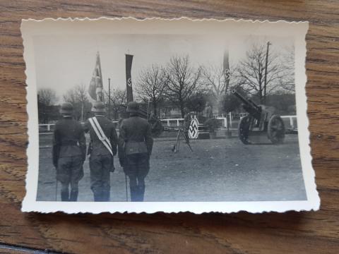 WW2 GERMAN NAZI LOT OF 25 WWII ORIGINAL PHOTOS SHOWING A FLAK ARTILLERIE DIVISION IN TRAINING - OFFICERS, FLAGS, GUNS, SOLDIERS
