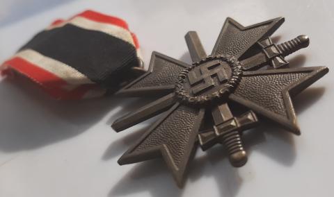WW2 GERMAN NAZI MERIT CROSS WITH SWORDS MEDAL AWARD WEHRMACHT WAFFEN SS LUFTWAFFE