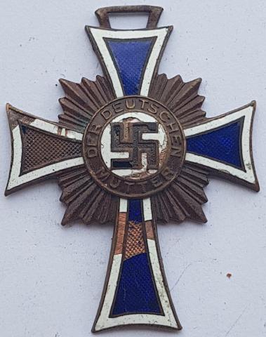 WW2 GERMAN NAZI MOTHER CROSS IN BRONZE MEDAL AWARD WITH SWASTIKA