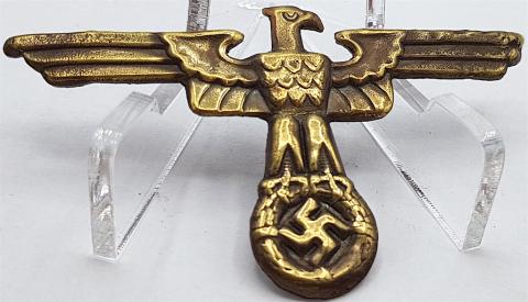 WW2 GERMAN NAZI NICE GOLD EAGLE CAP INSIGNIA WITH BOTH PRONGS