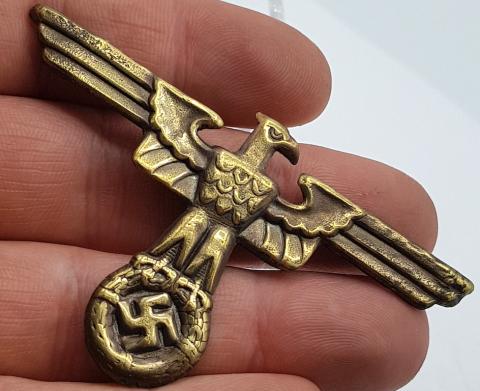 WW2 GERMAN NAZI NICE GOLD EAGLE CAP INSIGNIA WITH BOTH PRONGS WW2 GERMAN NAZI NICE GOLD EAGLE CAP INSIGNIA WITH BOTH PRONGS