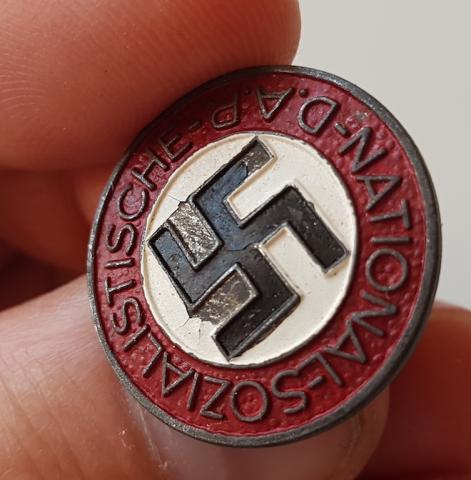WW2 GERMAN NAZI NICE NSDAP MEMBERSHIP PIN M1/100 MAKER RZM THIRD REICH ADOLF HITLER BADGE