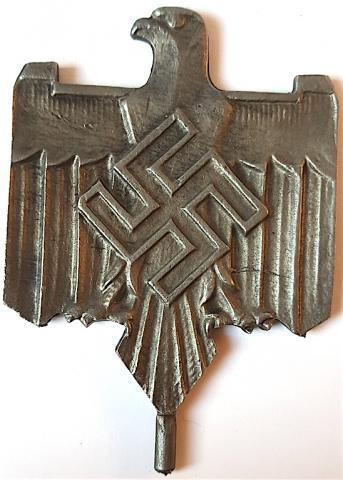 WW2 GERMAN NAZI NICE POLE TOP OF FLAG - PENNANT - METAL PLAQUE WITH THIRD REICH EARLY EAGLE AND SWASTIKA, PROBABLY SA