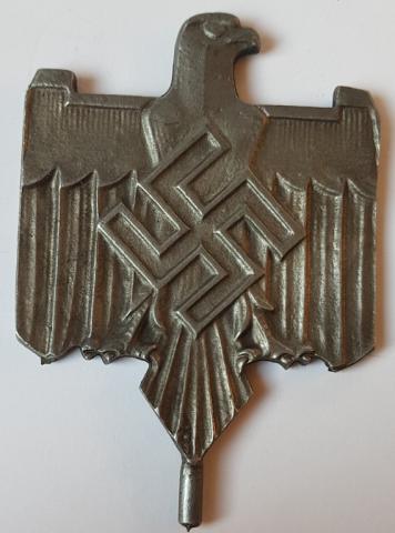 WW2 GERMAN NAZI NICE POLE TOP OF FLAG - PENNANT - METAL PLAQUE WITH THIRD REICH EARLY EAGLE AND SWASTIKA, PROBABLY SA