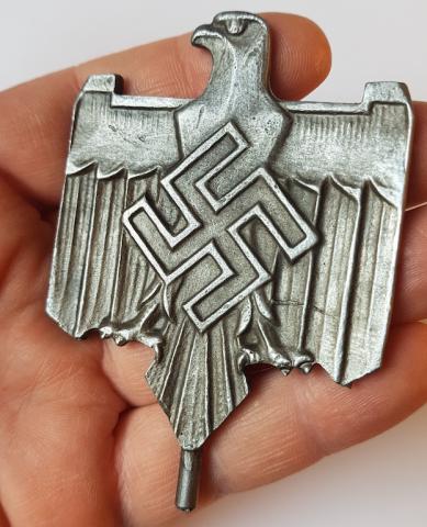 WW2 GERMAN NAZI NICE POLE TOP OF FLAG - PENNANT - METAL PLAQUE WITH THIRD REICH EARLY EAGLE AND SWASTIKA, PROBABLY SA