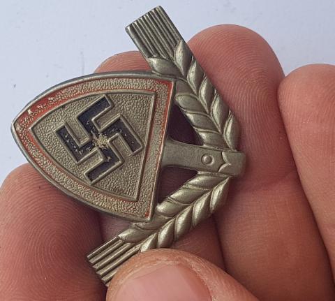 WW2 GERMAN NAZI NICE RAD METAL INSIGNIA WITH MAKER MARK ON THE BACK