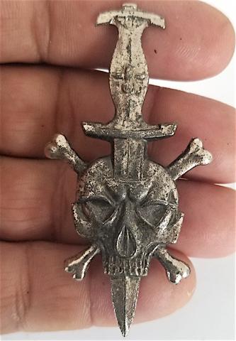 WW2 GERMAN NAZI NICE WAFFEN SS DAGGER PIN BY RZM WITH SKULL AND SS DAGGER