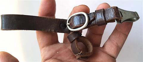 WW2 GERMAN NAZI RARE EARLY 3 PIECES LEATHER HANGER LOOP FOR SA - NSKK - SS DAGGER D.R.G.M