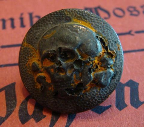 WW2 GERMAN NAZI RARE RELIC FOUND RZM MARKED WAFFEN SS TOTENKOPF M40 CAP SKULL BUTTON PIN - HEADGEAR ORIGINAL SS INSIGNIA