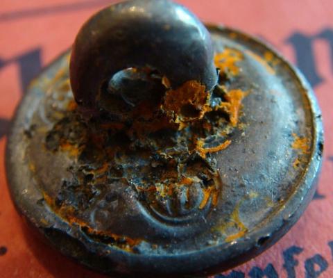 WW2 GERMAN NAZI RARE RELIC FOUND RZM MARKED WAFFEN SS TOTENKOPF M40 CAP SKULL BUTTON PIN - HEADGEAR ORIGINAL SS INSIGNIA