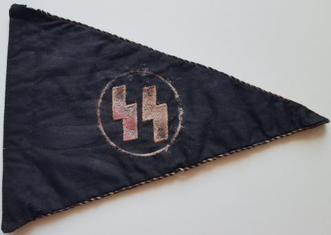 WW2 GERMAN NAZI RARE WAFFEN SS CAR FLAG PENNANT WITH SS RUNES ON BOTH SIDES