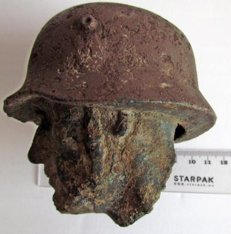 WW2 GERMAN NAZI RELIC FOUND NICE WAFFEN SS OR WEHRMACHT SOLDIER HEAD BUST MASSIVE - HELMET & INSIGNIA