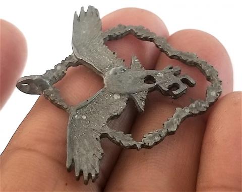 WW2 GERMAN NAZI ***REPLIKA*** LUFTWAFFE PENDANT WITH THIRD REICH EAGLE AND SWASTIKA PILOT FLAK