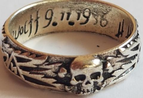 WW2 GERMAN NAZI ***REPLIKA*** OF THE WAFFEN SS TOTENKOPF HIMMLER HONOR RING IN CASE - EXACT REPLIKA