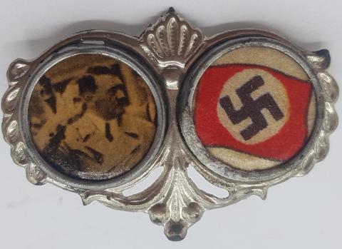 WW2 GERMAN NAZI UNIQUE NSDAP ADOLF HITLER PARTISAN HITLER PHOTO & SWASTIKA FLAG PIN BADGE