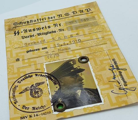 WW2 GERMAN NAZI VERY RARE EARLY WAFFEN SS ID AUSWEIS WITH HIMMLER FACSIMILE SIGNATURE + PHOTO, STAMP