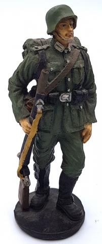 WW2 GERMAN NAZI VINTAGE 1960S LOT OF 5 LARGE WEHRMACHT AND LUFTWAFFE FIGURINES