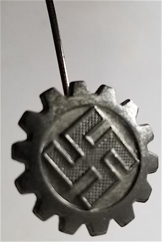 WW2 GERMAN THIRD REICH DAF ( German Labour Front ) MEMBERSHIP STICKPIN WITH SWASTIKA 