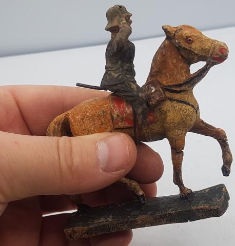 WW2 GERMANY NAZI WAR GERMANY TOY ELASTOLIN FIGURINE LINEOL SCHUCO  WEHRMACHT HEER KAVALERIE SOLDIER ON HORSE