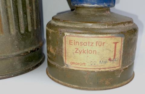 WAFFEN SS Concentration camp GUARD GAS MASK Zyklon B label totenkopf original for sale