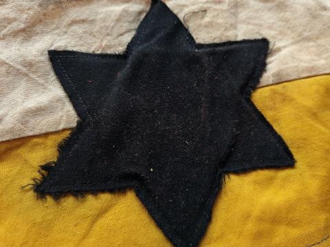 SCARCE Holocaust JEWISH GHETTO POLICE JUDENRAT ARMBAND with a black Star of David jew getto polizei