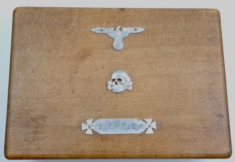 UNIQUE Waffen SS Totenkopf Panzer division souvenir wooden box with visor cap metal insignias ( skull and eagle) and engrave plate