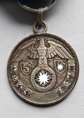 Waffen SS 5th Panzer division commemorative medaillon made as a medal with blue ribbon