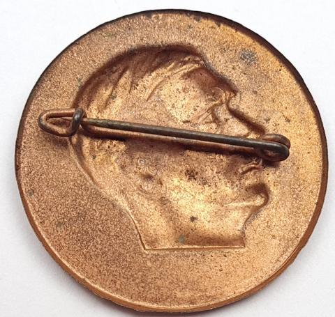 WW2 German Nazi early Third Reich Fuhrer Adolf Hitler partisan pin in bronze NSDAP