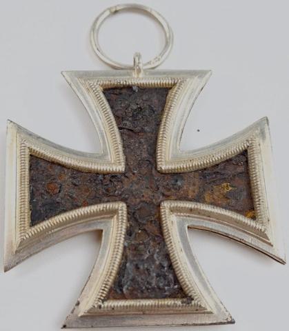 WW2 German Nazi original Iron Cross 2nd class medal award marked maker 26 wehrmacht - waffen ss