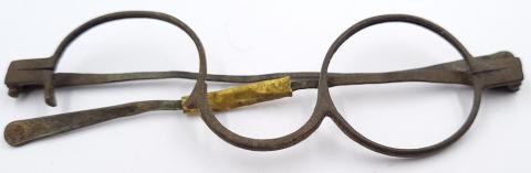 WW2 GERMAN NAZI HOLOCAUST CONCENTRATION CAMP AUSCHWITZ JEWISH INMATE PERSONAL BELONGING GLASSES