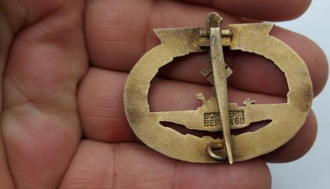 WW2 GERMAN NAZI NAVY KRIEGSMARINE U-BOAT BADGE MEDAL AWARD BY "SCHWERIN BERLIN 68" U-BOOT  КRIEGSABZEICHEN