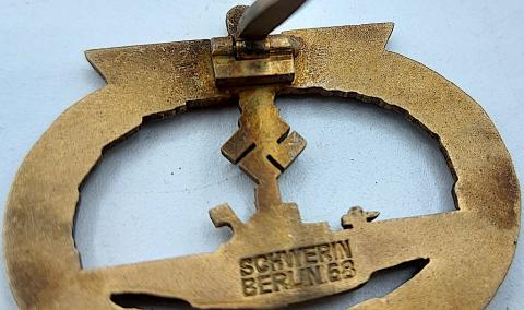 WW2 GERMAN NAZI NAVY KRIEGSMARINE U-BOAT BADGE MEDAL AWARD BY "SCHWERIN BERLIN 68" U-BOOT  КRIEGSABZEICHEN