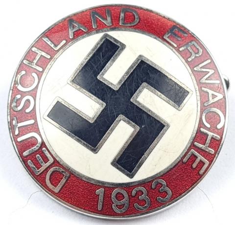 WW2 German Nazi NSDAP Adolf Hitler Fuhrer membership enamel pin by RZM m1/129