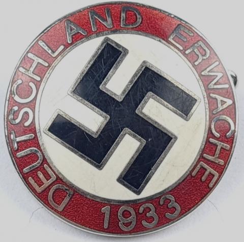 WW2 German Nazi NSDAP Adolf Hitler Fuhrer membership enamel pin by RZM m1/129