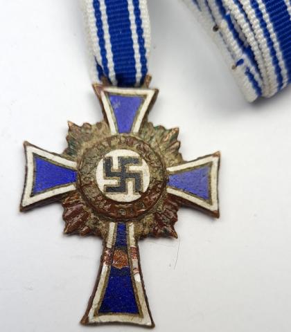 WW2 German Nazi Third Reich mother cross in Bronze medal award 