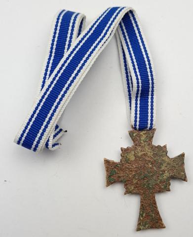 WW2 German Nazi Third Reich mother cross in Bronze medal award 