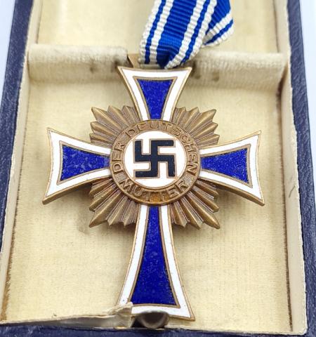 WW2 German Nazi Third Reich mother cross C.F Zimmermann bronze medal with hard case original for sale