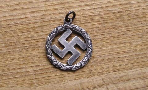 WW2 German Nazi Third Reich partisan Silver 800 marked Swastika Pendant