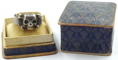 WW2 German Nazi Waffen SS Totenkopf silver ring marked 800 with jeweler original case