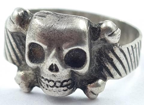 WW2 German Nazi Waffen SS Totenkopf silver ring marked 800 with jeweler original case