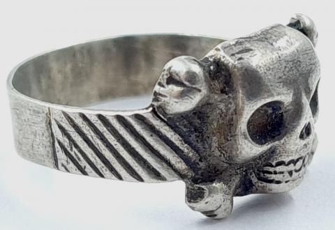 WW2 German Nazi Waffen SS Totenkopf silver ring marked 800 with jeweler original case