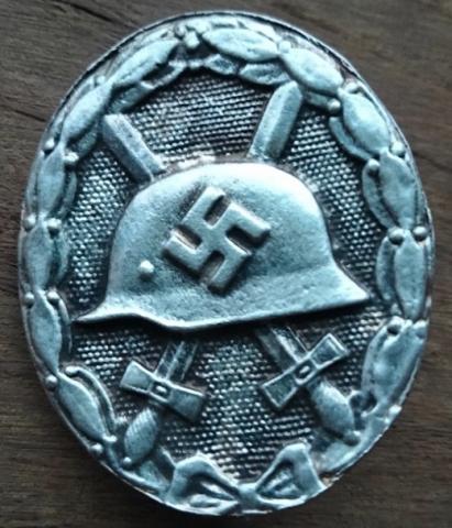 WW2 German Nazi Wehrmacht - Waffen SS Wound badge medal badge award in Silver unmarked