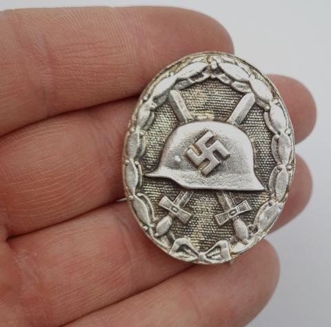 WW2 German Nazi Wehrmacht - Waffen SS Wound badge medal badge award in Silver unmarked