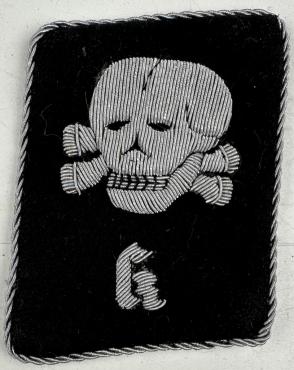 Concentration camp WAFFEN SS Totenkopf-KZ vertical collar tab in bullion for SS-Hauptscharführer GUARD OFFICER skull flatwire