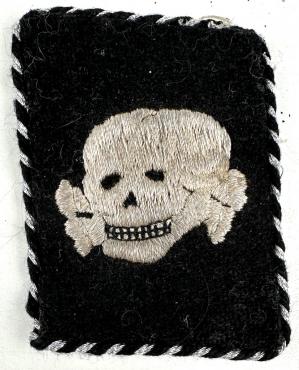 Concentration camp WAFFEN SS Totenkopf-KZ vertical collar tab SS-Hauptscharführer GUARD OFFICER skull WITH RZM TAG