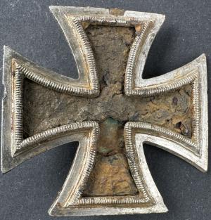 WW2 German Nazi IRON CROSS FIRST CLASS MEDAL AWARD BATTLEFIELD KURLAND RELIC FOUND