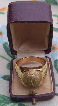 WW2 German Nazi WAFFEN SS OFFICER golden ring in case 