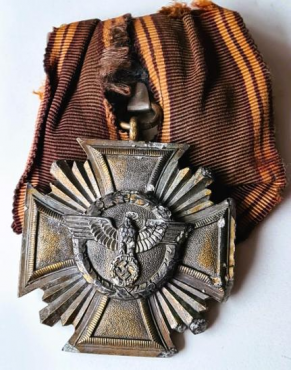 10 years of faithfull services in the NSDAP 1st class medal award heavy version, parade mounted